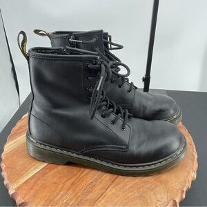 Dr. Martens 1460Y Leather Lace Up Boot womens Size 7
